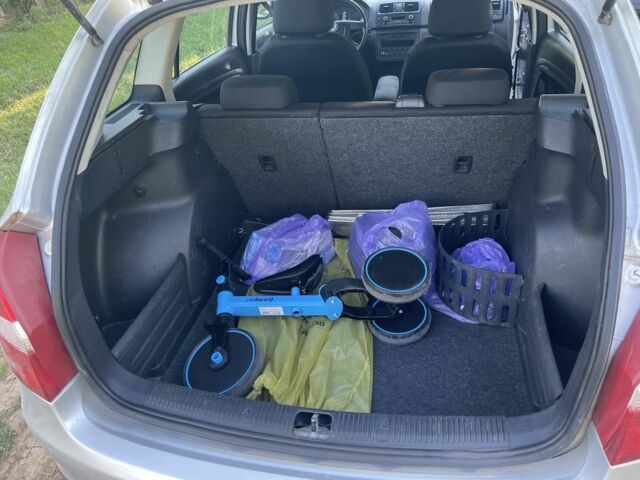 Серый Шкода Фабия, объемом двигателя 1.6 л и пробегом 215 тыс. км за 5750 $, фото 6 на Automoto.ua