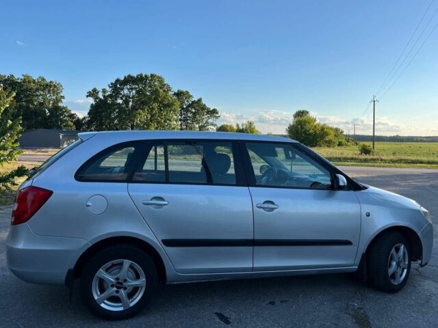 Серый Шкода Фабия, объемом двигателя 1.4 л и пробегом 230 тыс. км за 5200 $, фото 2 на Automoto.ua