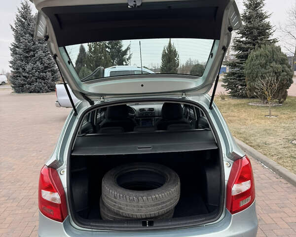 Сірий Шкода Фабія, об'ємом двигуна 1.2 л та пробігом 228 тис. км за 5100 $, фото 27 на Automoto.ua