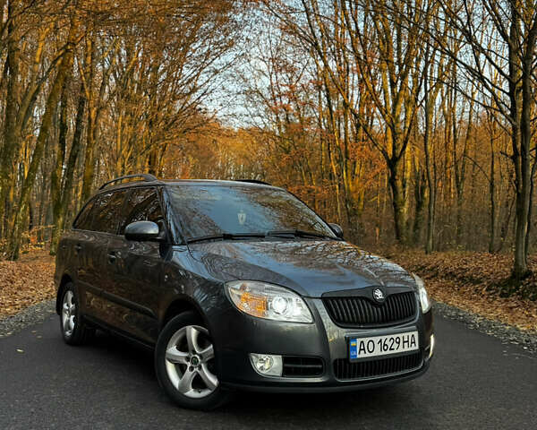 Серый Шкода Фабия, объемом двигателя 1.39 л и пробегом 316 тыс. км за 5600 $, фото 1 на Automoto.ua