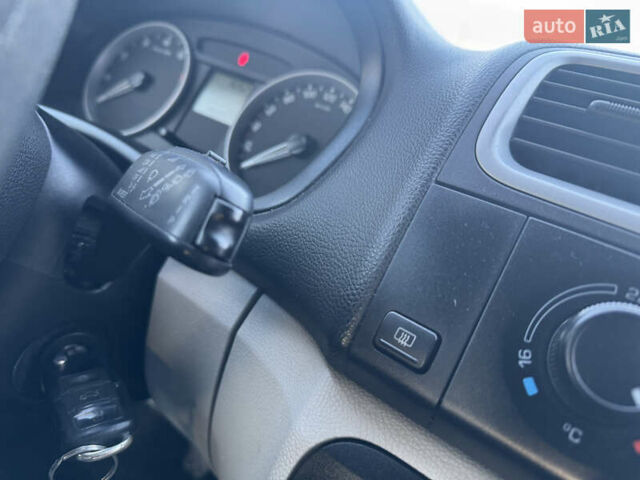 Серый Шкода Фабия, объемом двигателя 1.4 л и пробегом 275 тыс. км за 5350 $, фото 42 на Automoto.ua