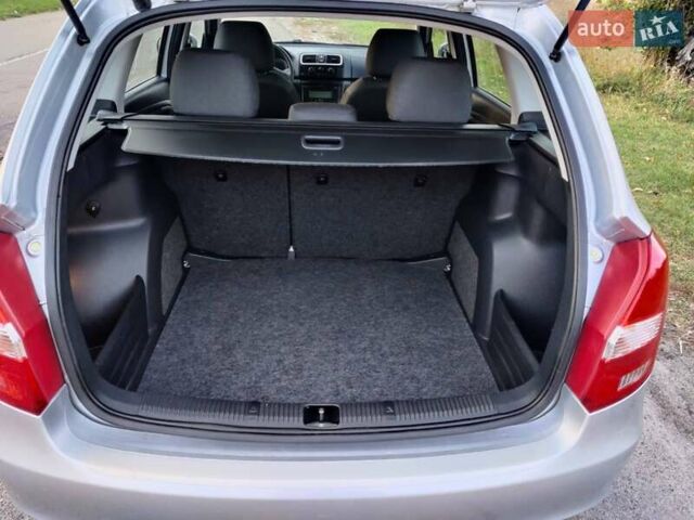 Серый Шкода Фабия, объемом двигателя 1.39 л и пробегом 179 тыс. км за 5750 $, фото 30 на Automoto.ua