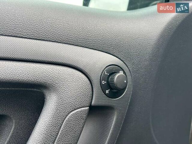 Серый Шкода Фабия, объемом двигателя 1.2 л и пробегом 208 тыс. км за 6990 $, фото 16 на Automoto.ua