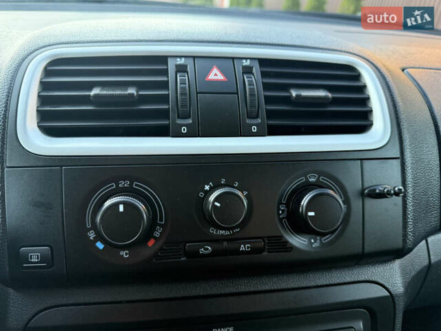 Сірий Шкода Фабія, об'ємом двигуна 0 л та пробігом 170 тис. км за 6000 $, фото 29 на Automoto.ua