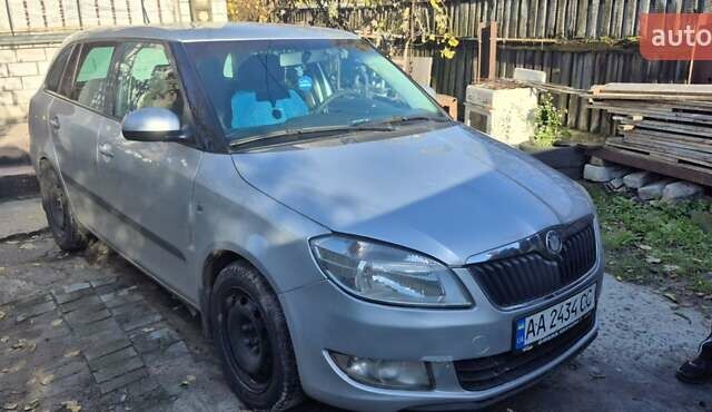 Шкода Фабия 2010 в Борисполе на Automoto.ua Серый Шкода Фабия, объемом двигателя 1.2 л и пробегом 311 тыс. км за 4500 $, фото 5 на Automoto.ua