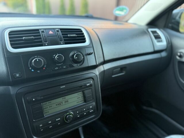 Сірий Шкода Фабія, об'ємом двигуна 0 л та пробігом 170 тис. км за 6000 $, фото 12 на Automoto.ua