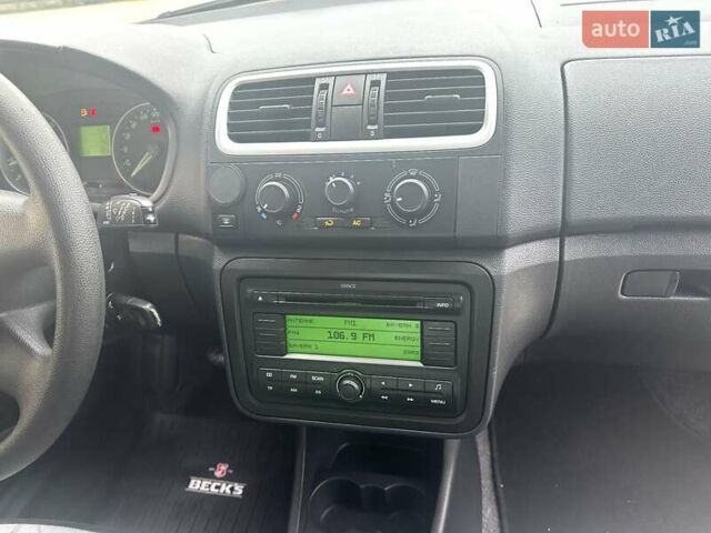 Сірий Шкода Фабія, об'ємом двигуна 1.4 л та пробігом 190 тис. км за 5550 $, фото 22 на Automoto.ua