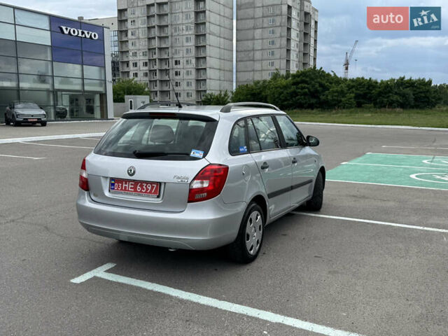 Сірий Шкода Фабія, об'ємом двигуна 1.39 л та пробігом 212 тис. км за 5800 $, фото 6 на Automoto.ua