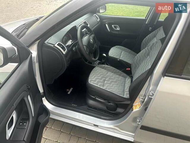 Сірий Шкода Фабія, об'ємом двигуна 1.4 л та пробігом 190 тис. км за 5550 $, фото 12 на Automoto.ua