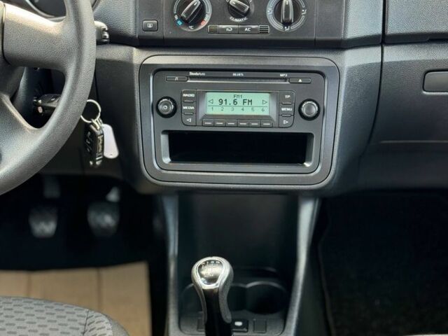 Серый Шкода Фабия, объемом двигателя 1.4 л и пробегом 191 тыс. км за 6150 $, фото 9 на Automoto.ua