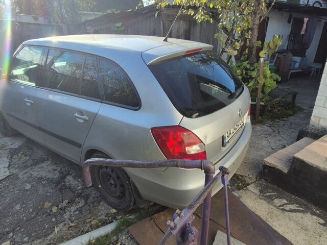 Шкода Фабия 2010 в Борисполе на Automoto.ua Серый Шкода Фабия, объемом двигателя 1.2 л и пробегом 311 тыс. км за 4500 $, фото 9 на Automoto.ua