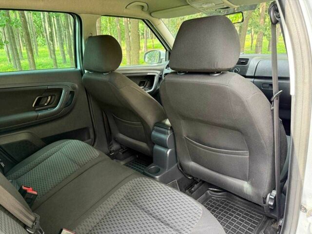 Серый Шкода Фабия, объемом двигателя 1.2 л и пробегом 147 тыс. км за 7400 $, фото 18 на Automoto.ua