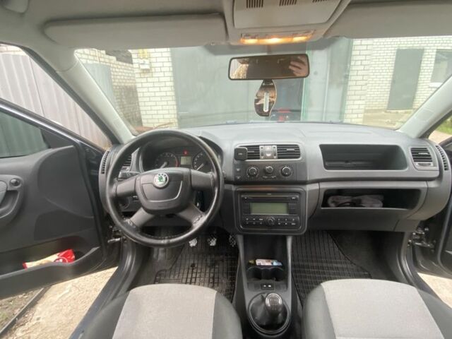 Сірий Шкода Фабія, об'ємом двигуна 1.4 л та пробігом 220 тис. км за 5800 $, фото 12 на Automoto.ua