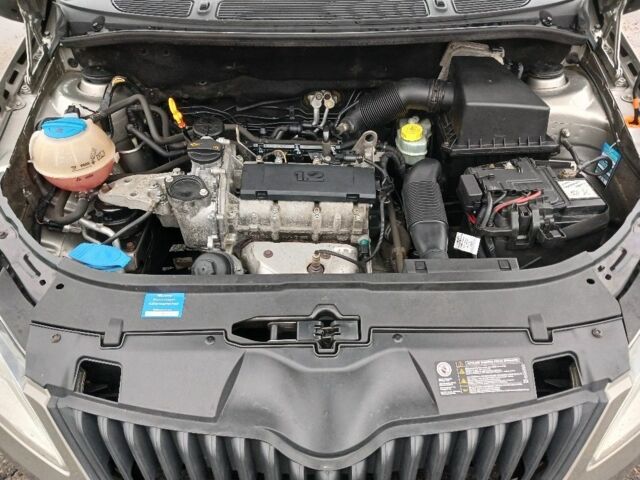 Серый Шкода Фабия, объемом двигателя 1.2 л и пробегом 209 тыс. км за 6500 $, фото 5 на Automoto.ua