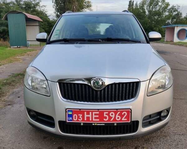 Серый Шкода Фабия, объемом двигателя 1.39 л и пробегом 179 тыс. км за 5750 $, фото 13 на Automoto.ua