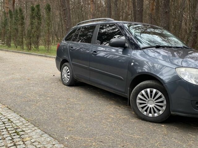 Сірий Шкода Фабія, об'ємом двигуна 1.4 л та пробігом 220 тис. км за 5800 $, фото 4 на Automoto.ua