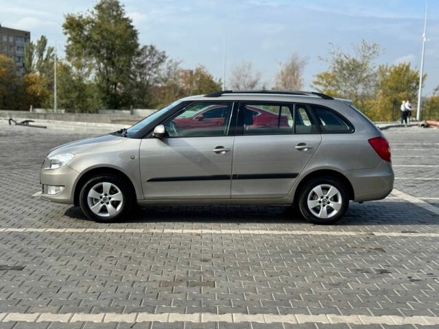 Серый Шкода Фабия, объемом двигателя 1.4 л и пробегом 191 тыс. км за 6150 $, фото 3 на Automoto.ua