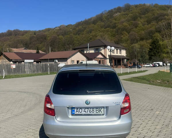 Серый Шкода Фабия, объемом двигателя 1.4 л и пробегом 238 тыс. км за 5999 $, фото 6 на Automoto.ua
