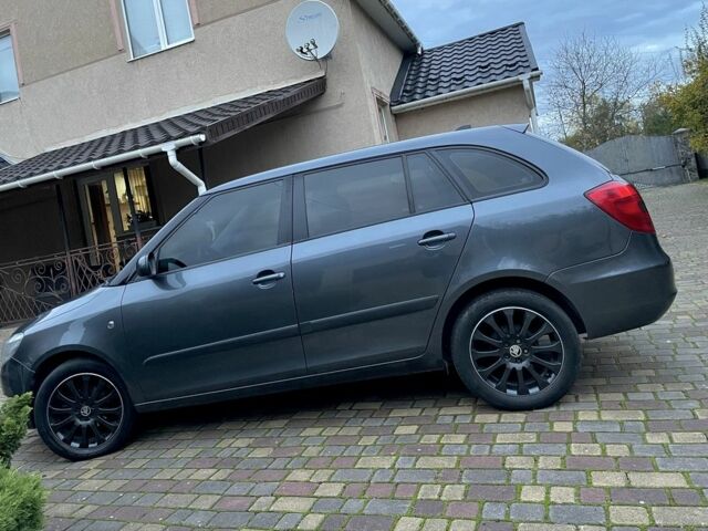 Серый Шкода Фабия, объемом двигателя 1.6 л и пробегом 373 тыс. км за 5199 $, фото 1 на Automoto.ua