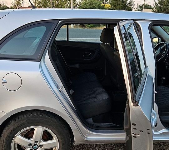 Сірий Шкода Фабія, об'ємом двигуна 1.6 л та пробігом 344 тис. км за 4200 $, фото 9 на Automoto.ua