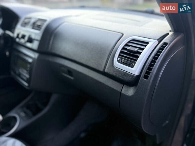 Сірий Шкода Фабія, об'ємом двигуна 0 л та пробігом 170 тис. км за 6000 $, фото 39 на Automoto.ua