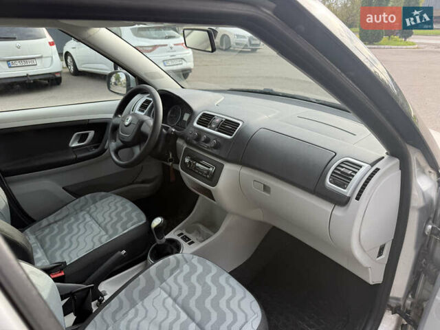 Сірий Шкода Фабія, об'ємом двигуна 1.39 л та пробігом 160 тис. км за 4000 $, фото 15 на Automoto.ua