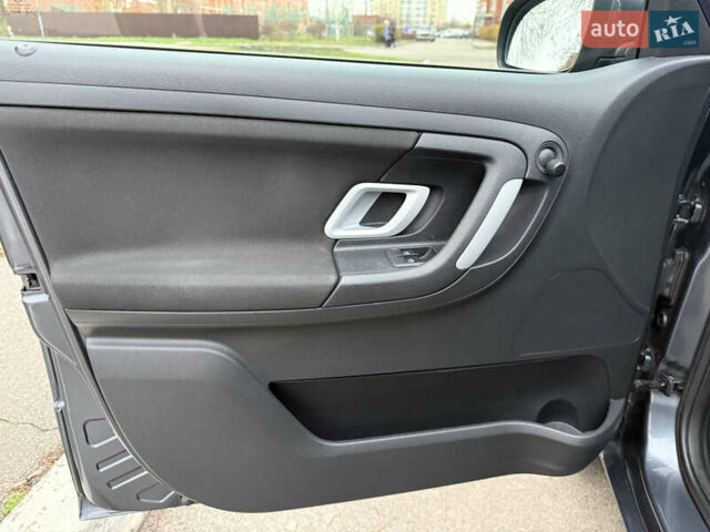 Серый Шкода Фабия, объемом двигателя 0 л и пробегом 170 тыс. км за 6000 $, фото 12 на Automoto.ua