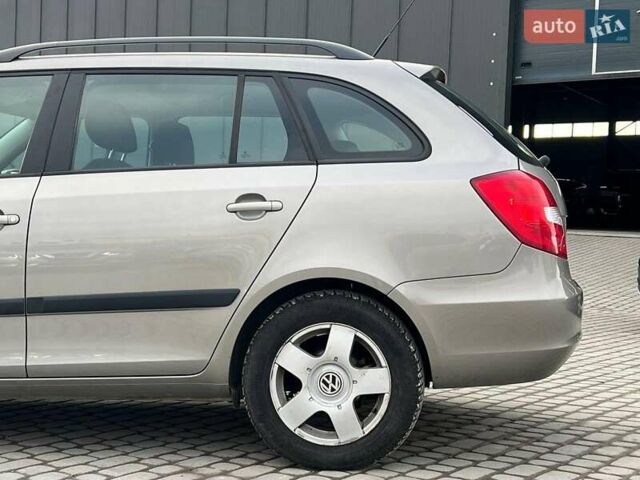 Серый Шкода Фабия, объемом двигателя 1.2 л и пробегом 208 тыс. км за 6990 $, фото 5 на Automoto.ua