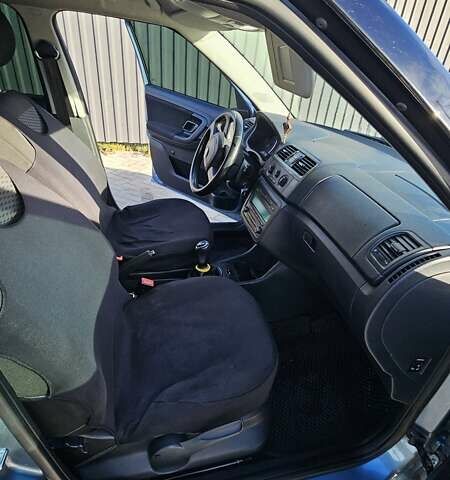 Серый Шкода Фабия, объемом двигателя 1.6 л и пробегом 202 тыс. км за 5200 $, фото 4 на Automoto.ua