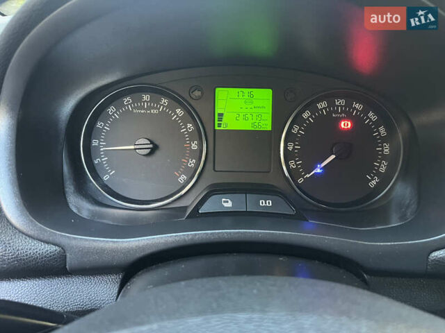 Серый Шкода Фабия, объемом двигателя 1.2 л и пробегом 210 тыс. км за 5750 $, фото 22 на Automoto.ua