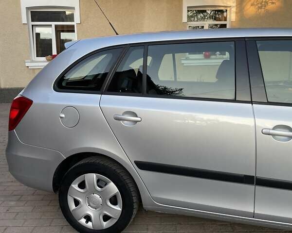 Шкода Фабия 2010 в Виннице на Automoto.ua Серый Шкода Фабия, объемом двигателя 1.4 л и пробегом 110 тыс. км за 6599 $, фото 47 на Automoto.ua