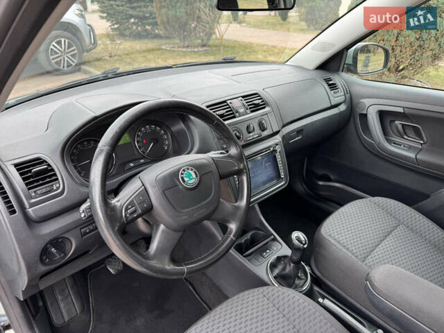 Сірий Шкода Фабія, об'ємом двигуна 1.2 л та пробігом 228 тис. км за 5100 $, фото 18 на Automoto.ua