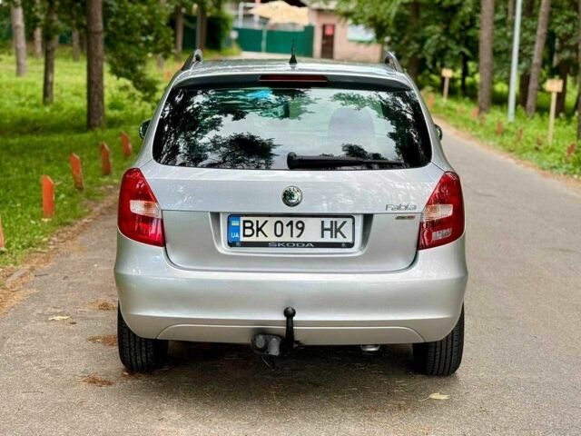 Серый Шкода Фабия, объемом двигателя 1.2 л и пробегом 147 тыс. км за 7400 $, фото 3 на Automoto.ua
