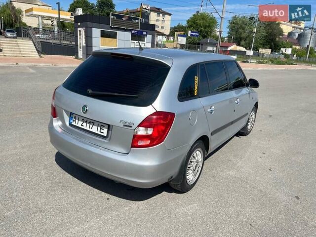 Серый Шкода Фабия, объемом двигателя 1.4 л и пробегом 470 тыс. км за 4744 $, фото 4 на Automoto.ua