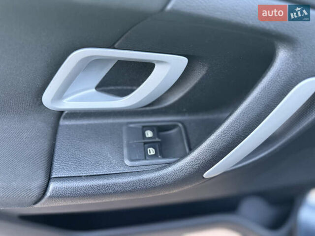 Сірий Шкода Фабія, об'ємом двигуна 0 л та пробігом 170 тис. км за 6000 $, фото 22 на Automoto.ua