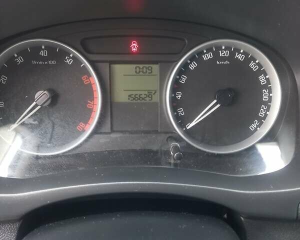 Сірий Шкода Фабія, об'ємом двигуна 1.6 л та пробігом 156 тис. км за 5750 $, фото 15 на Automoto.ua