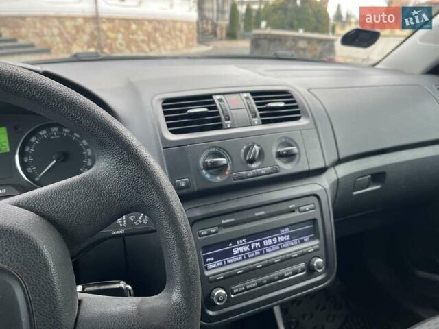 Серый Шкода Фабия, объемом двигателя 1.4 л и пробегом 165 тыс. км за 5800 $, фото 36 на Automoto.ua