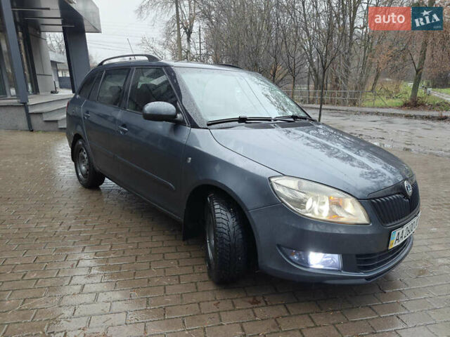 Серый Шкода Фабия, объемом двигателя 1.6 л и пробегом 276 тыс. км за 6150 $, фото 6 на Automoto.ua