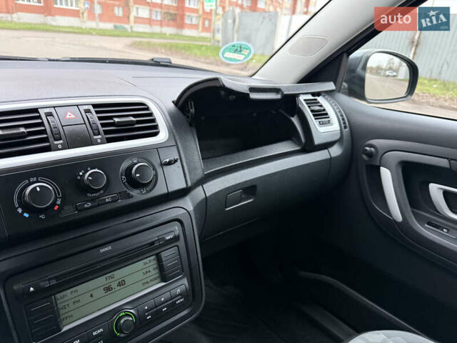 Серый Шкода Фабия, объемом двигателя 0 л и пробегом 170 тыс. км за 6000 $, фото 23 на Automoto.ua