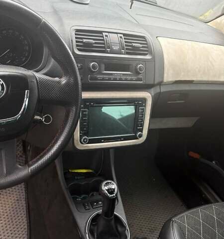 Сірий Шкода Фабія, об'ємом двигуна 1.2 л та пробігом 243 тис. км за 5200 $, фото 7 на Automoto.ua