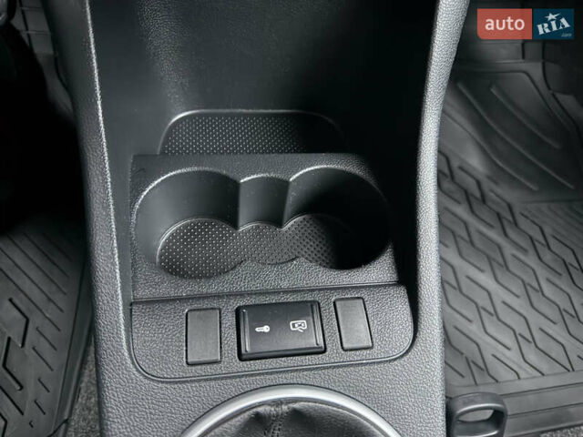 Серый Шкода Фабия, объемом двигателя 0 л и пробегом 170 тыс. км за 6000 $, фото 24 на Automoto.ua