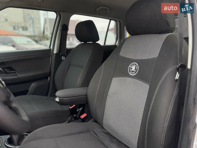 Серый Шкода Фабия, объемом двигателя 1.4 л и пробегом 240 тыс. км за 3999 $, фото 18 на Automoto.ua