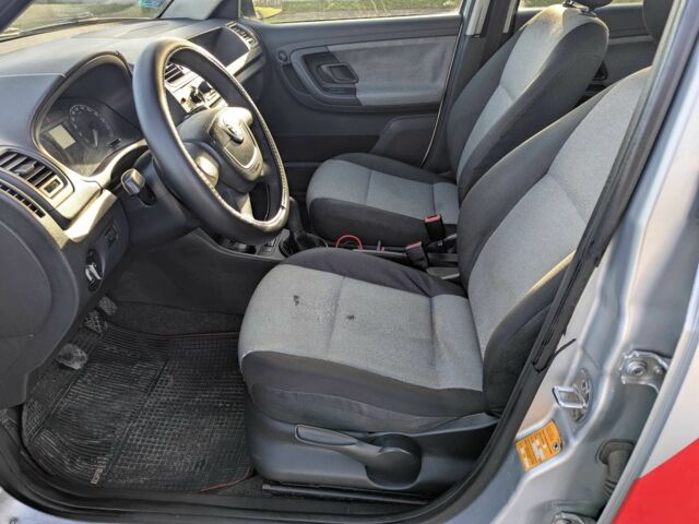 Серый Шкода Фабия, объемом двигателя 1.9 л и пробегом 286 тыс. км за 1999 $, фото 7 на Automoto.ua