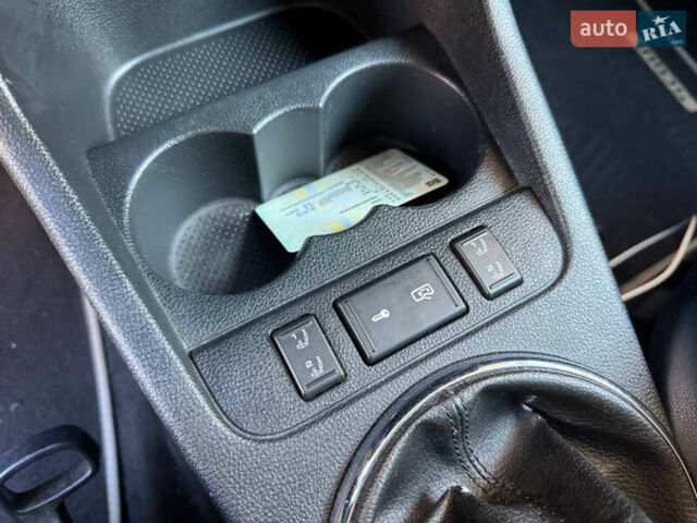 Шкода Фабия 2010 в Одессе на Automoto.ua Серый Шкода Фабия, объемом двигателя 1.2 л и пробегом 260 тыс. км за 5800 $, фото 19 на Automoto.ua