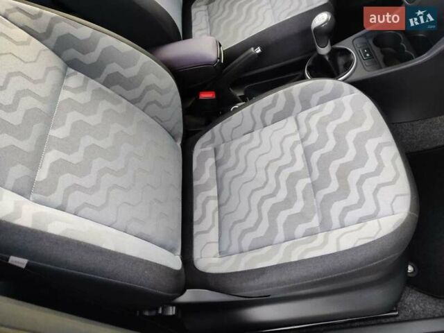 Серый Шкода Фабия, объемом двигателя 1.39 л и пробегом 179 тыс. км за 5750 $, фото 27 на Automoto.ua