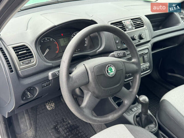 Сірий Шкода Фабія, об'ємом двигуна 1.39 л та пробігом 212 тис. км за 5800 $, фото 10 на Automoto.ua