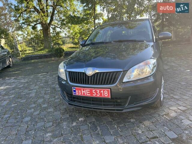 Серый Шкода Фабия, объемом двигателя 1.4 л и пробегом 165 тыс. км за 5800 $, фото 1 на Automoto.ua