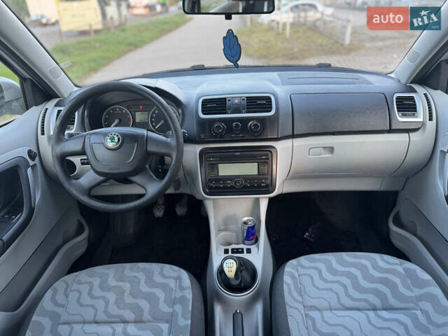 Серый Шкода Фабия, объемом двигателя 1.4 л и пробегом 275 тыс. км за 5350 $, фото 30 на Automoto.ua