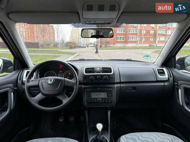 Серый Шкода Фабия, объемом двигателя 0 л и пробегом 170 тыс. км за 6000 $, фото 10 на Automoto.ua