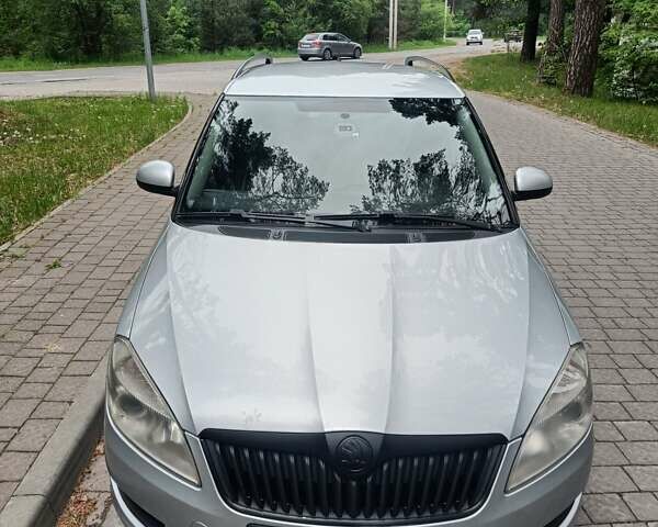 Сірий Шкода Фабія, об'ємом двигуна 1.6 л та пробігом 335 тис. км за 5300 $, фото 9 на Automoto.ua
